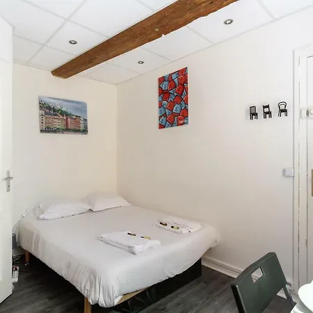 Apartment Cosy Studio Flat In Vieux By Guestready Lyon